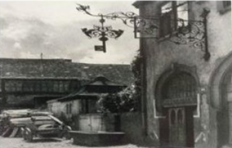 Historischer Innenhof der Schlosserei Görlacher