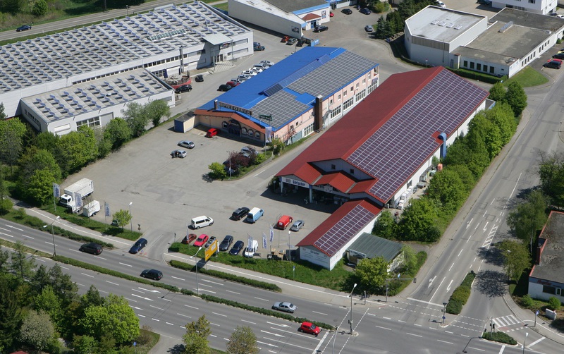Luftaufnahme des Firmensitzes in der Gottlieb-Daimler-Straße
